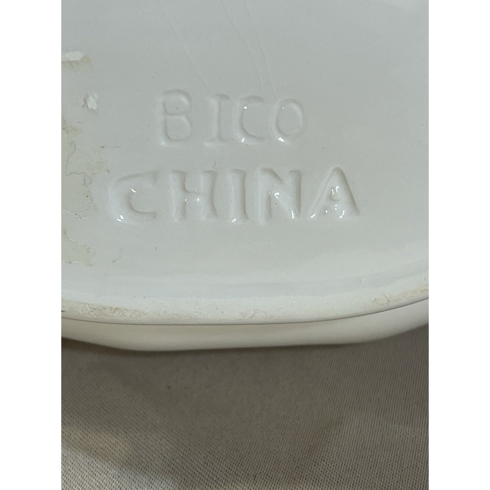 VTG GRAVY BOAT OFF WHITE WITH EMBOSSED SCROLL~ BICO‎ CHINA (2496) - Picture 3 of 6